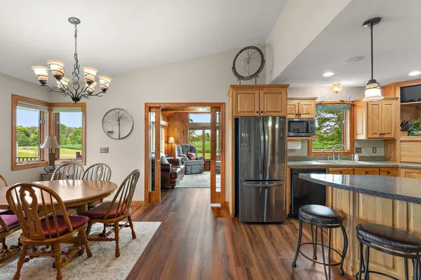 $1,125,000 | 2312 Becker Trail, Faribault, MN 55021