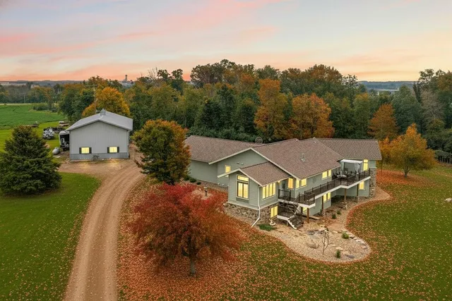 $1,150,000 | 2312 Becker Trail, Faribault, MN 55021