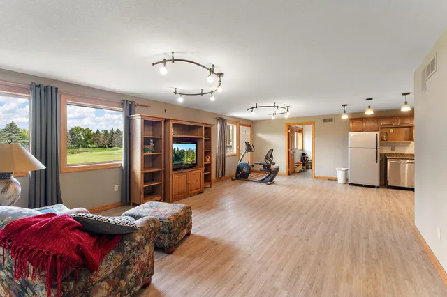 $1,125,000 | 2312 Becker Trail, Faribault, MN 55021