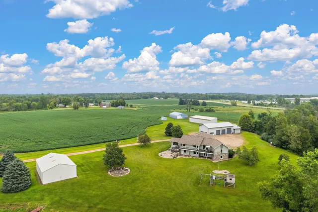$1,150,000 | 2312 Becker Trail, Faribault, MN 55021