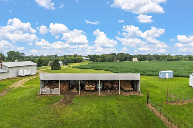 $1,150,000 | 2312 Becker Trail, Faribault, MN 55021