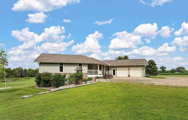 $1,125,000 | 2312 Becker Trail, Faribault, MN 55021