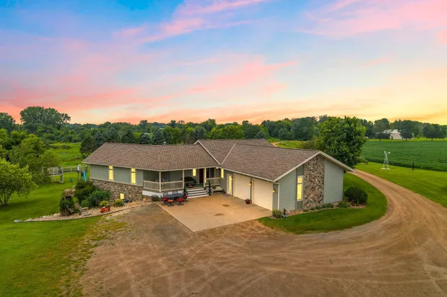 $1,150,000 | 2312 Becker Trail, Faribault, MN 55021