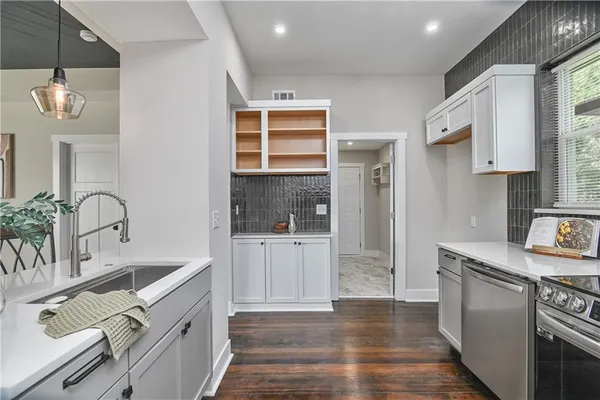 $259,500 | 2736 Olive Street, Kansas City, MO 64109