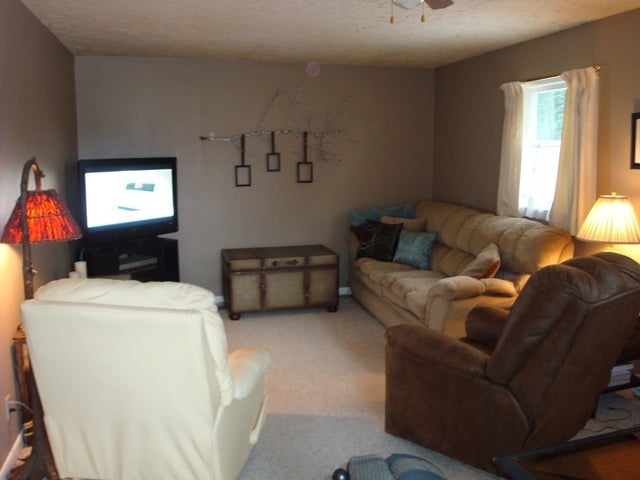 339 Farm Road Lewisburg, WV 24901 - Photo 6 of 39 Living Room