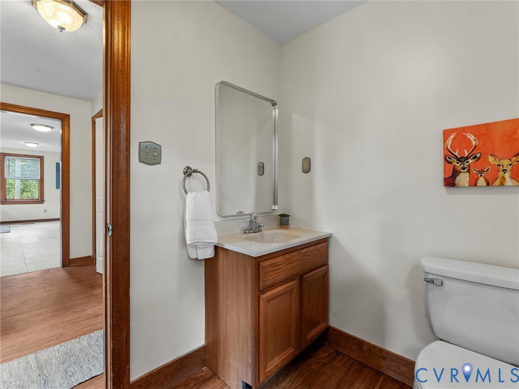 5235 Martin Road Kents Store, VA 23084 - Photo 14 of 43 Powder room