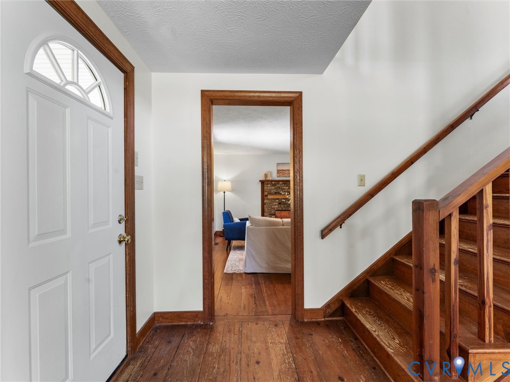 5235 Martin Road Kents Store, VA 23084 - Photo 4 of 43