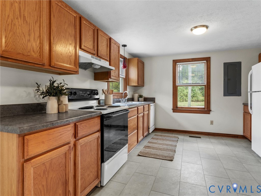 5235 Martin Road Kents Store, VA 23084 - Photo 10 of 43