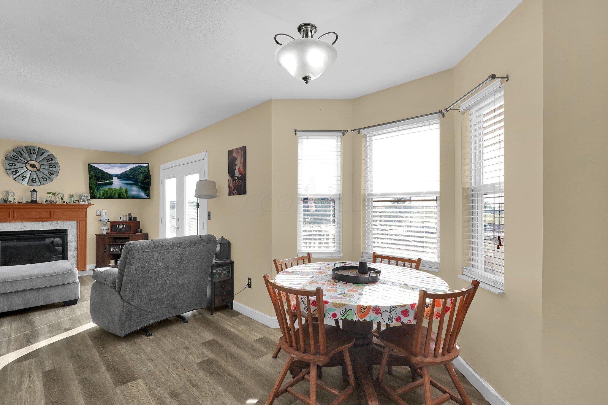 25595 Shoemaker Road Circleville, OH 43113 - Photo 6 of 44 25-web-or-mls-25595-shoemaker-rd