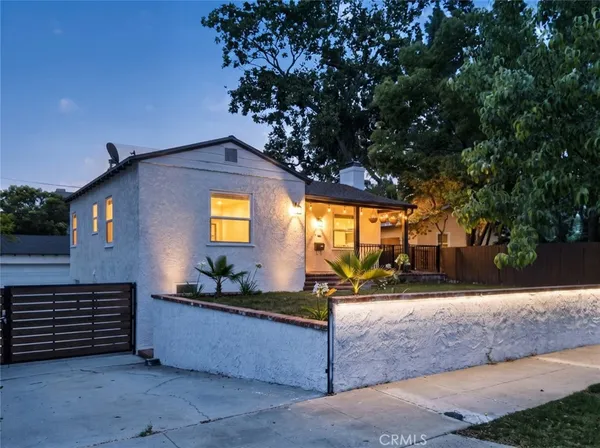 $1,495,000 | 210 North Naomi Street, Burbank, CA 91505