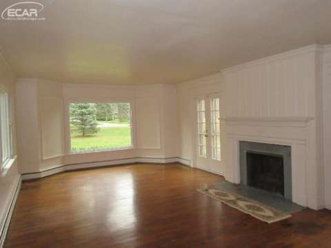 1538 Flushing Road Flushing, MI 48433 - Photo 11 of 19 20425012-10.JPG