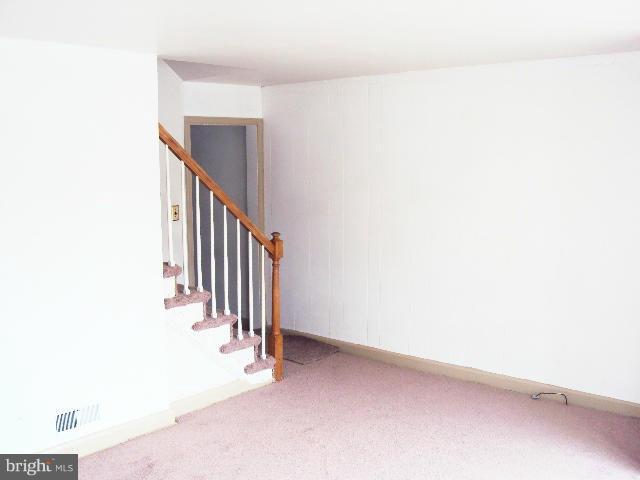 4432 Cedar Garden Road Baltimore, MD 21229 - Photo 3 of 15 Living Room