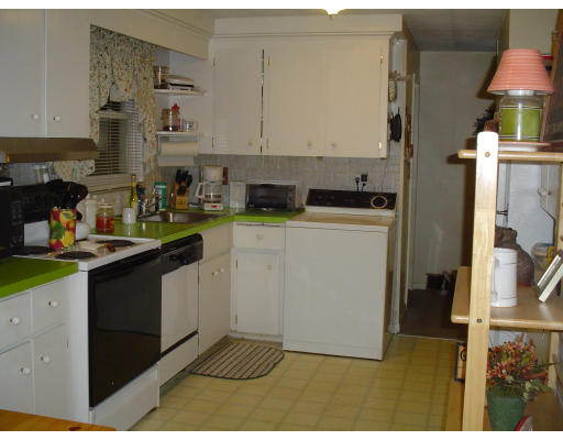 14 Wickford Road Framingham, MA 01701 - Photo 2 of 5 Gallery Image 2