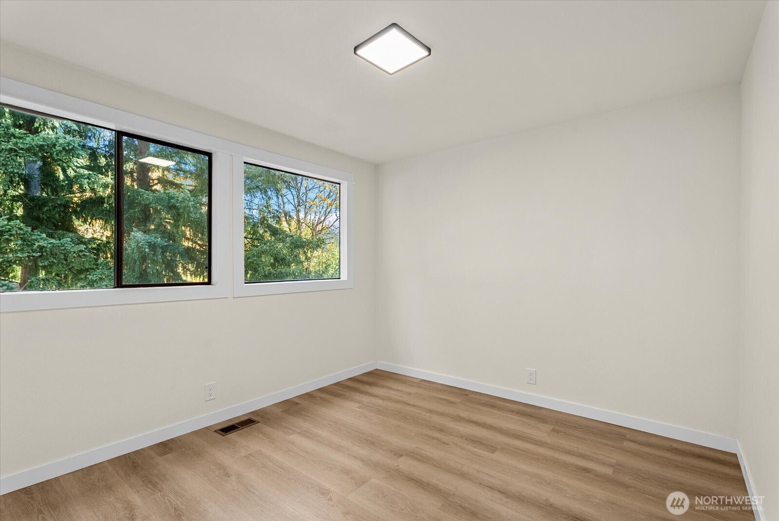 8543 Avondale Road Northeast Redmond, WA 98052 - Photo 23 of 40 Gallery Image 23
