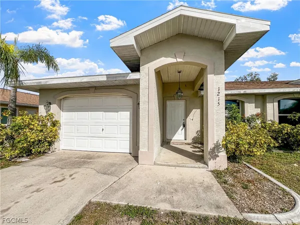 $1,495 | 1215 Southeast 8th Avenue, Cape Coral, FL 33990