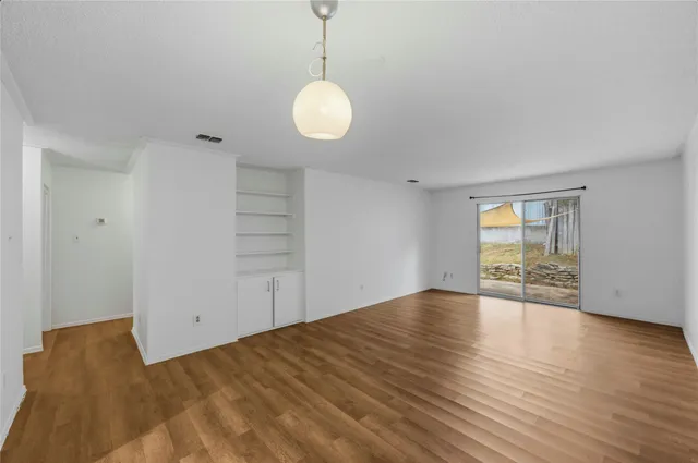 $1,800 | 1706 Elmhurst Drive, Unit A, Austin, TX 78741