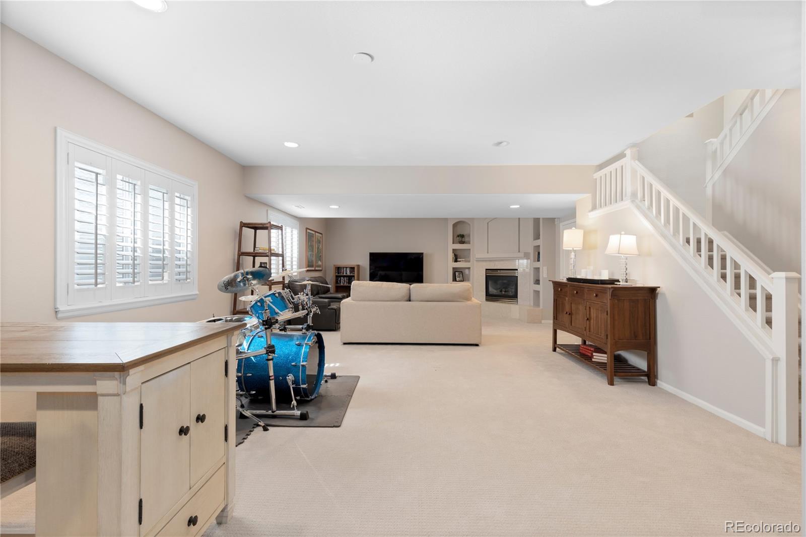 9275 Desert Willow Road Highlands Ranch, CO 80129 - Photo 26 of 39 Gallery Image 26