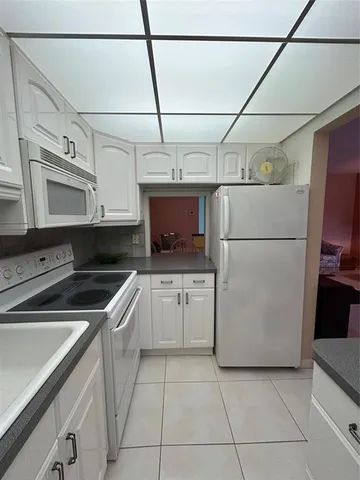 $99,000 | 2050 Northeast 39th Street, Unit 207, Lighthouse Point, FL 33064