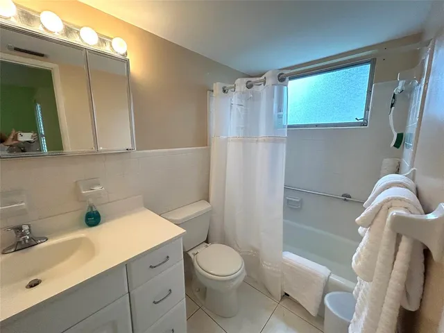 $99,000 | 2050 Northeast 39th Street, Unit 207, Lighthouse Point, FL 33064