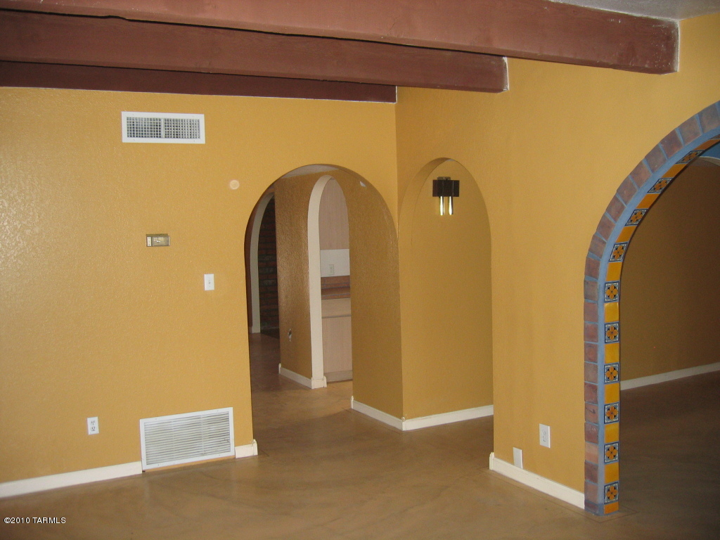 581 North Tanque Verde Loop Road Tucson, AZ 85748 - Photo 10 of 27 Gallery Image 10