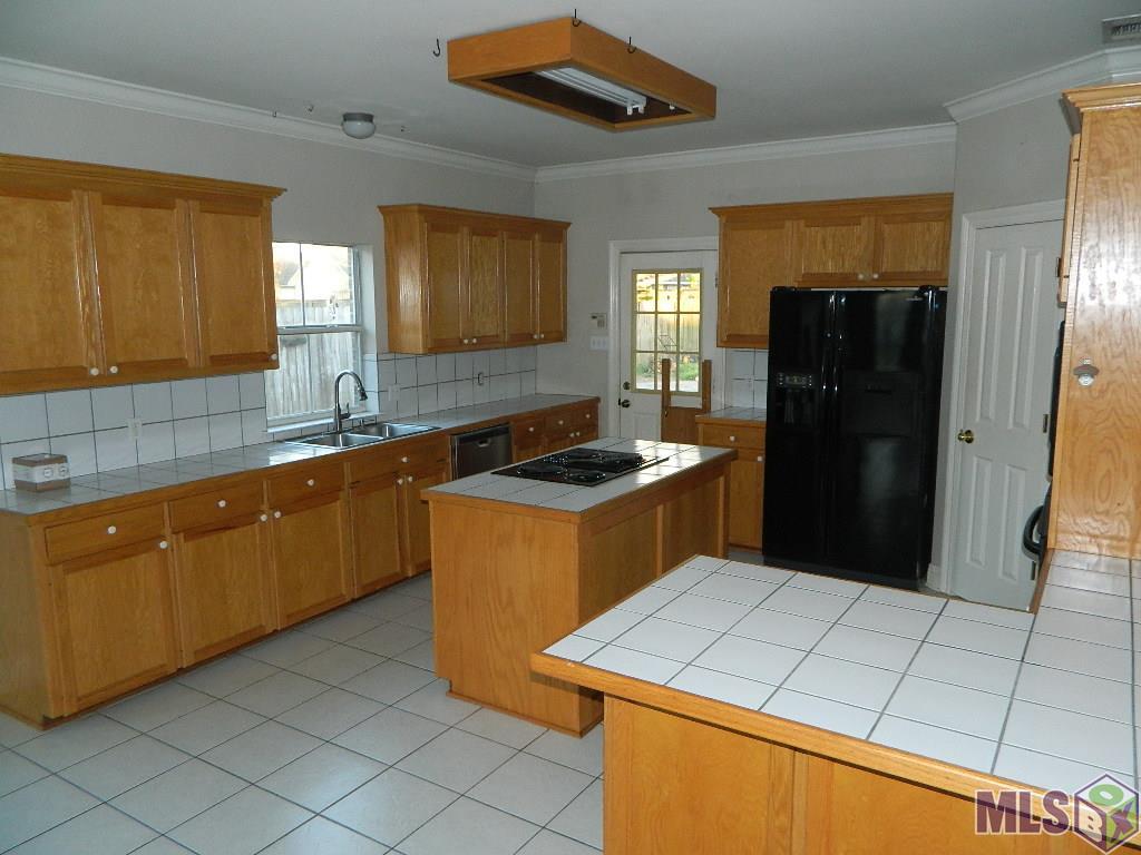 10242 Springdale Avenue Baton Rouge, LA 70810 - Photo 3 of 9