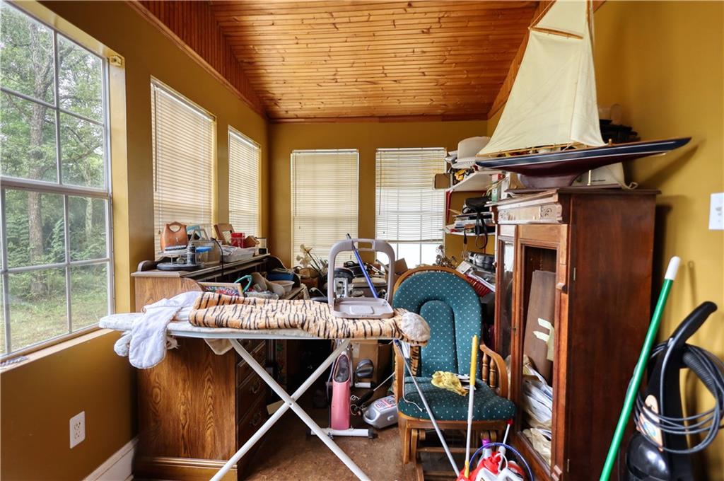 5011 Penfield Road Union Point, GA 30669 - Photo 28 of 68 a view of a room with gym equipment