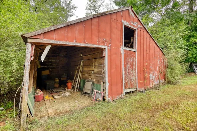 $305,000 | 5011 Penfield Road, Union Point, GA 30669