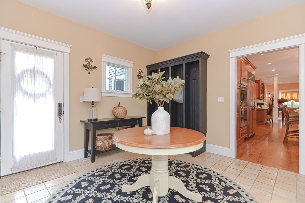 23 Elder Road Needham, MA 02494 - Photo 7 of 41