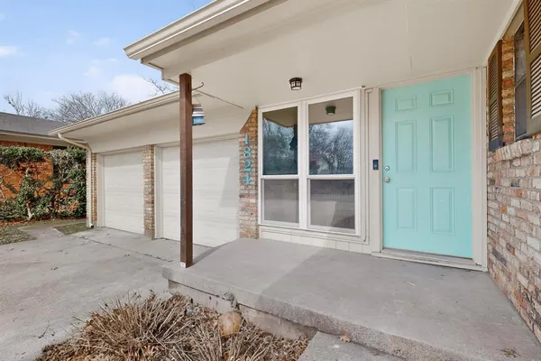 $2,000 | 1824 Cordell Street, Denton, TX 76201