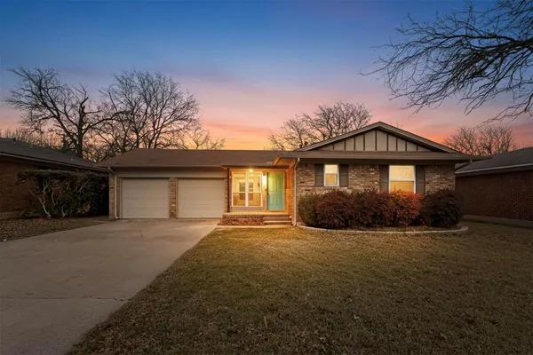 $2,000 | 1824 Cordell Street, Denton, TX 76201