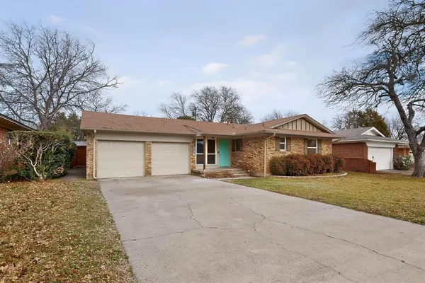 $2,000 | 1824 Cordell Street, Denton, TX 76201
