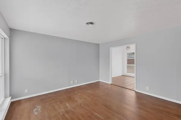 $2,000 | 1824 Cordell Street, Denton, TX 76201