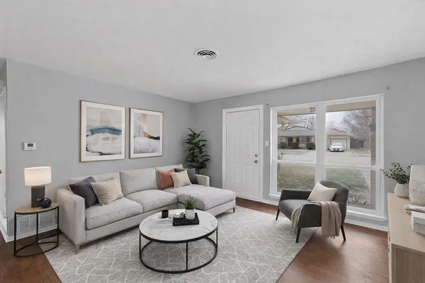 $2,000 | 1824 Cordell Street, Denton, TX 76201