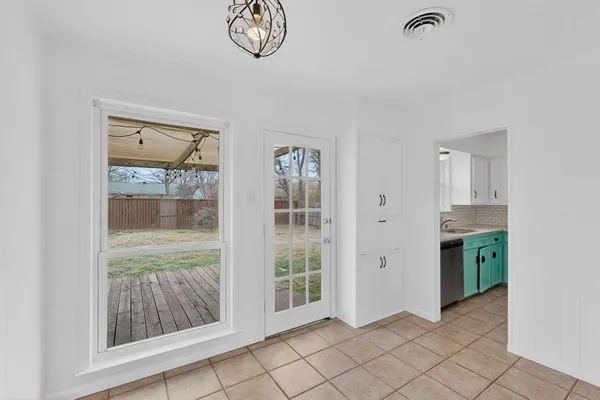 $2,000 | 1824 Cordell Street, Denton, TX 76201