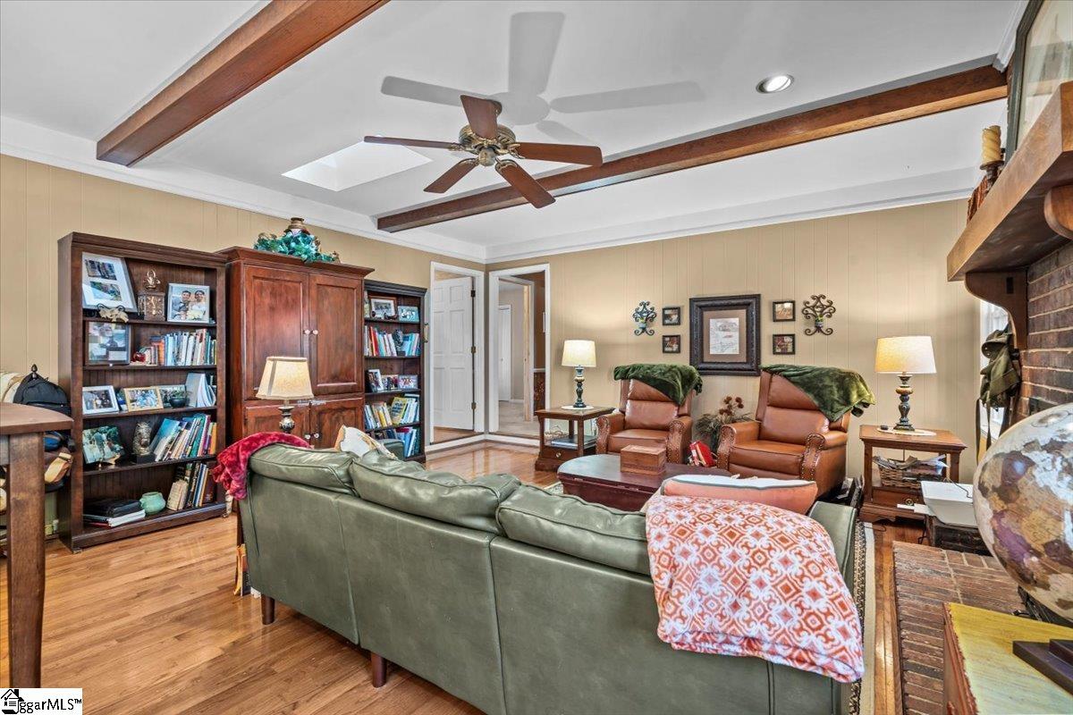 217 Parliament Road Greenville, SC 29615 - Photo 3 of 24 Gallery Image 3