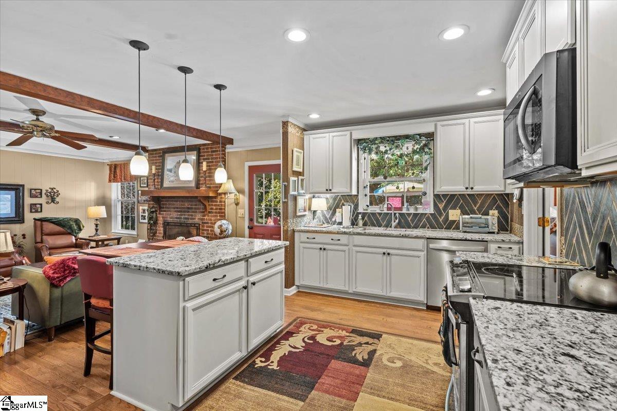 217 Parliament Road Greenville, SC 29615 - Photo 4 of 24 Gallery Image 4