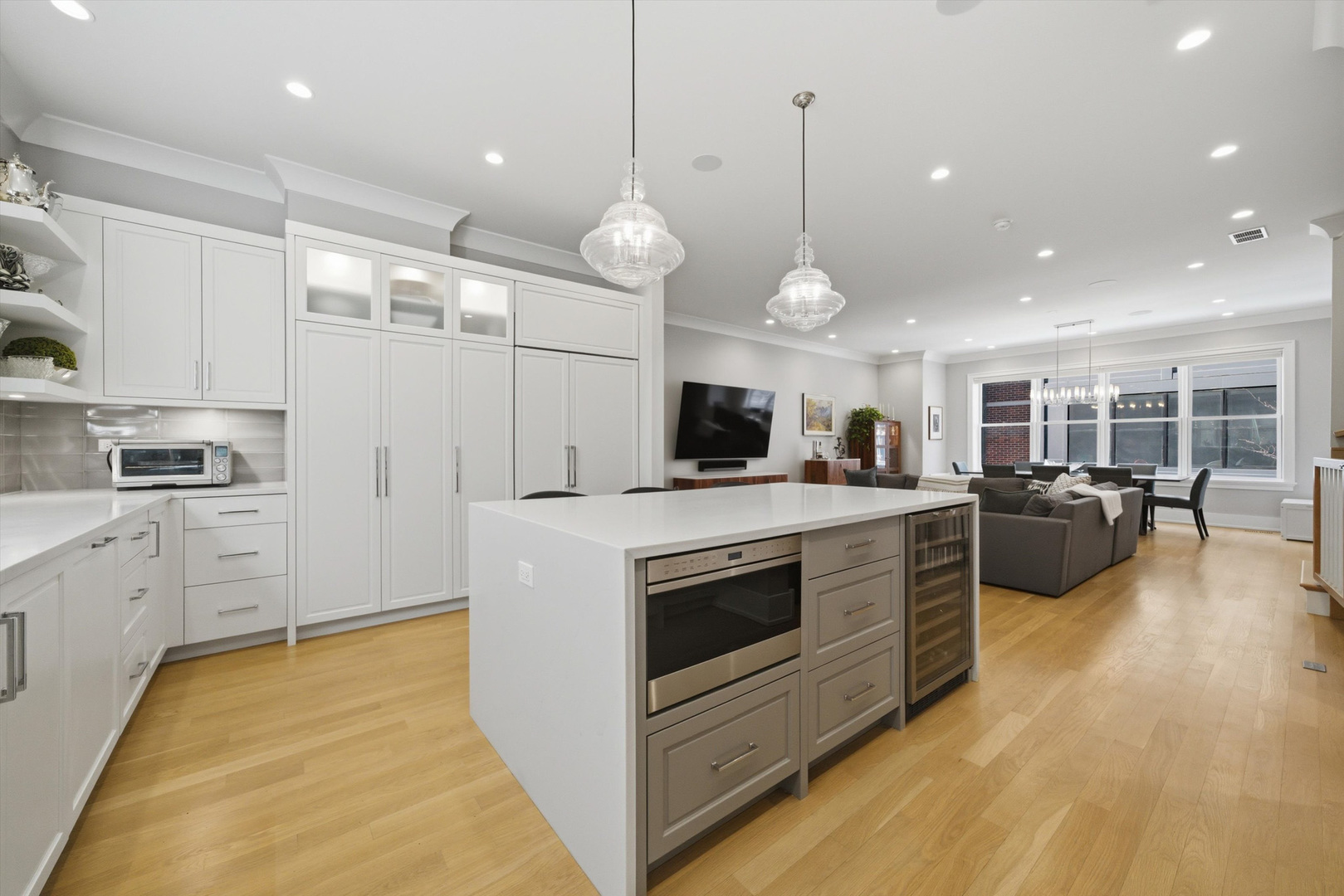 312 East Cullerton Street, Unit C Chicago, IL 60616 - Photo 8 of 28