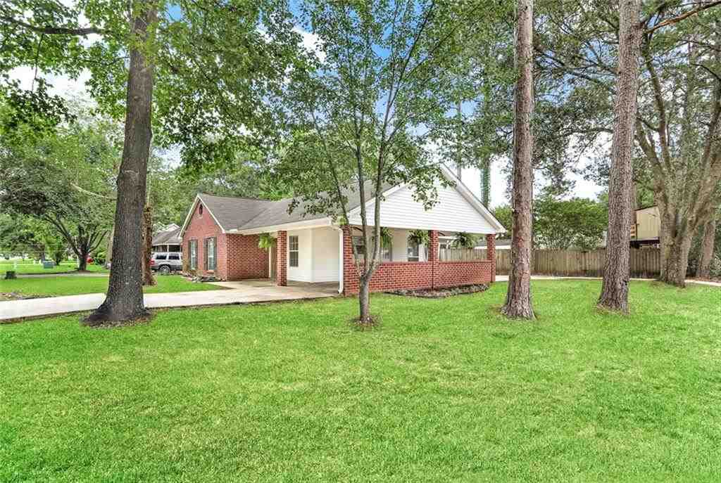 2207 Rue Pickney Mandeville, LA 70448 - Photo 3 of 26 Gallery Image 3