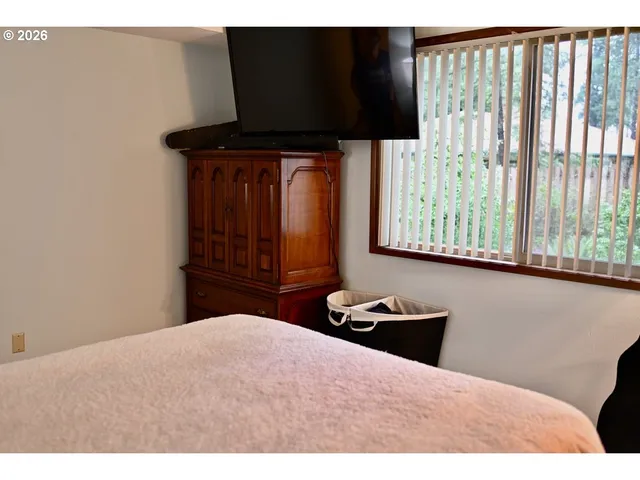 $275,000 | 3268 Southeast 153rd Avenue, Portland, OR 97236