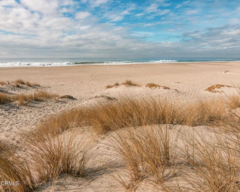 4950 Nautilus Street Oxnard, CA 93035 - Photo 18 of 43 13