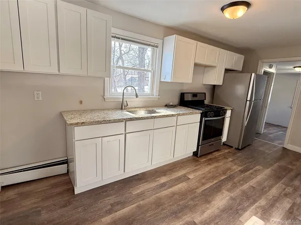 $1,795 | 4 Riverview Avenue, Unit 2, New Windsor, NY 12553