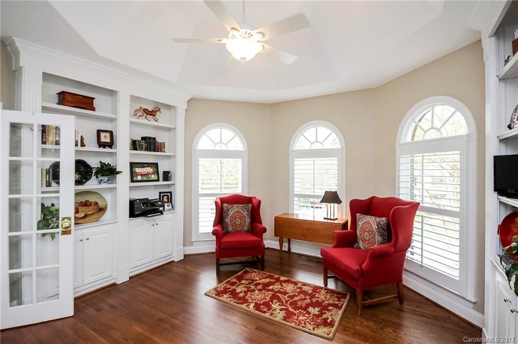 3933 Huckleberry Road Charlotte, NC 28210 - Photo 3 of 24 Gallery Image 3