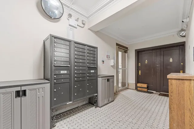 a picture of a wall with a white wall