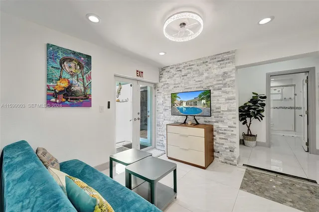 $6,000 | 218 Southeast 4th Street, Dania Beach, FL 33004