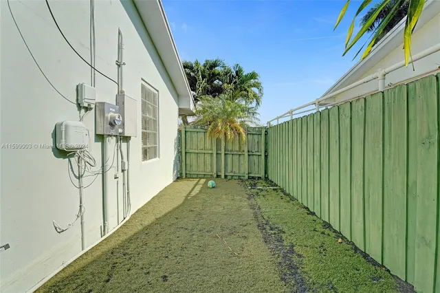 $6,250 | 218 Southeast 4th Street, Dania Beach, FL 33004