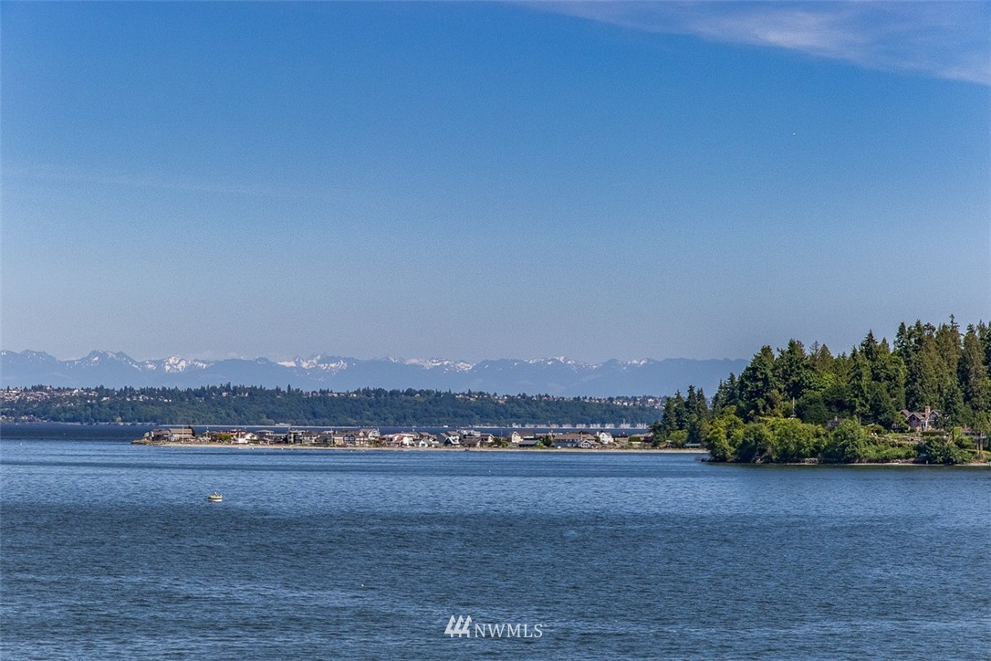 16550 Agate Point Road Northeast Bainbridge Island, WA 98110 - Photo 4 of 25 Gallery Image 4