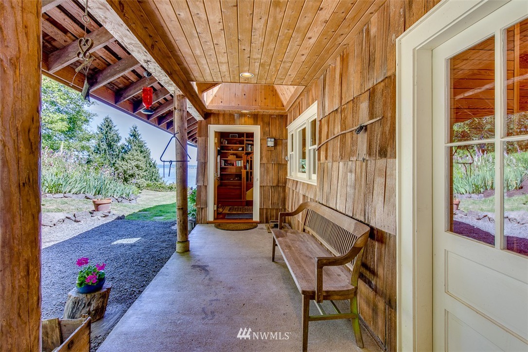 16550 Agate Point Road Northeast Bainbridge Island, WA 98110 - Photo 7 of 25 Gallery Image 7