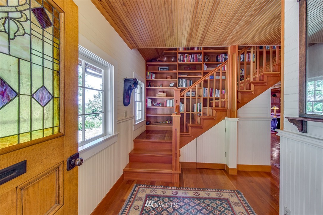 16550 Agate Point Road Northeast Bainbridge Island, WA 98110 - Photo 8 of 25 Gallery Image 8