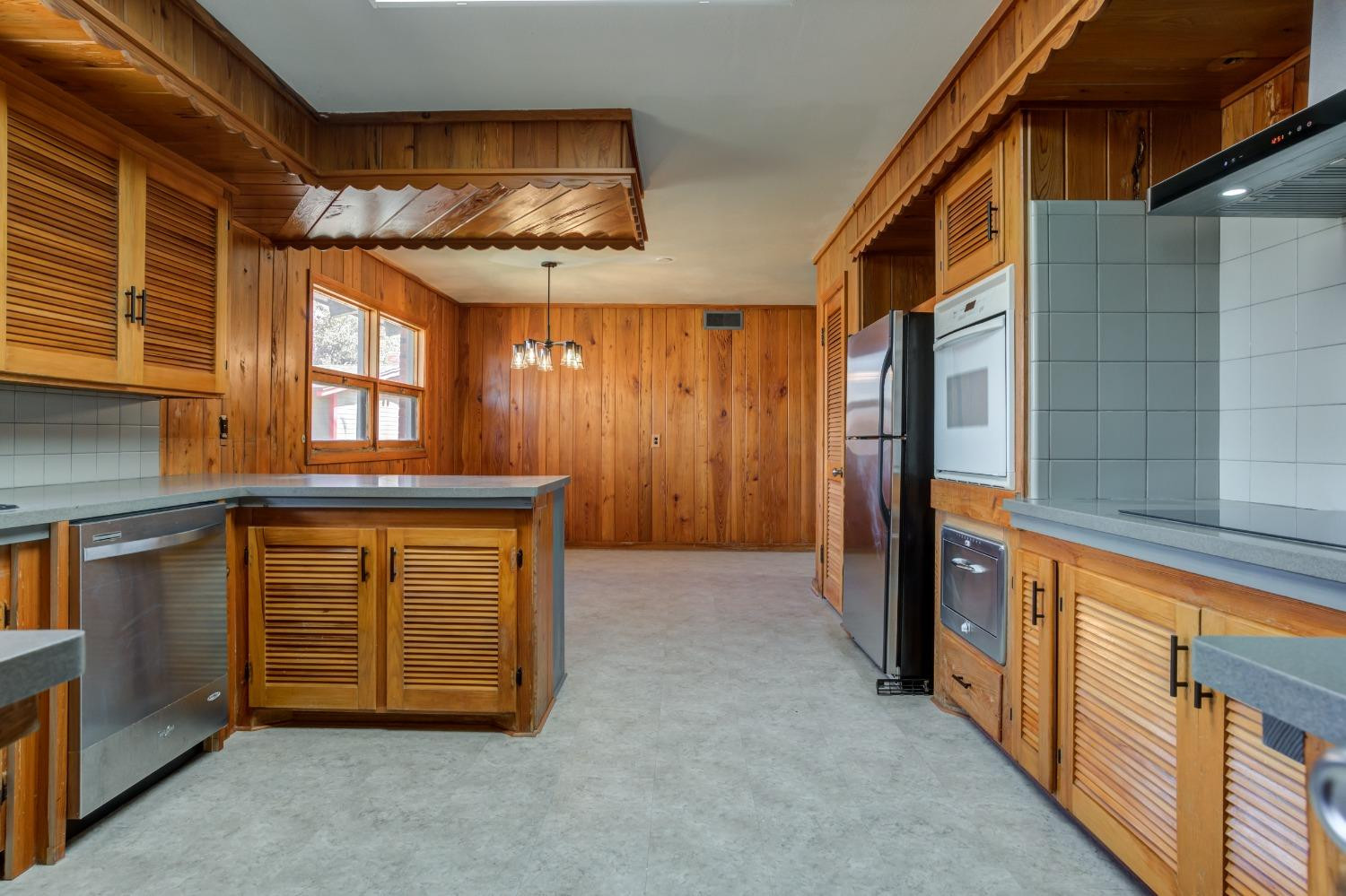 3410 40th Street Lubbock, TX 79413 - Photo 16 of 45 a view of an entrance and a building