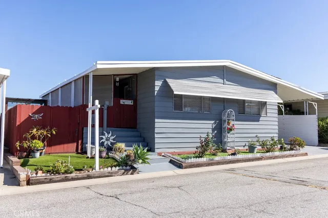 $265,000 | 2601 East Victoria Street, Unit 211, Compton, CA 90220